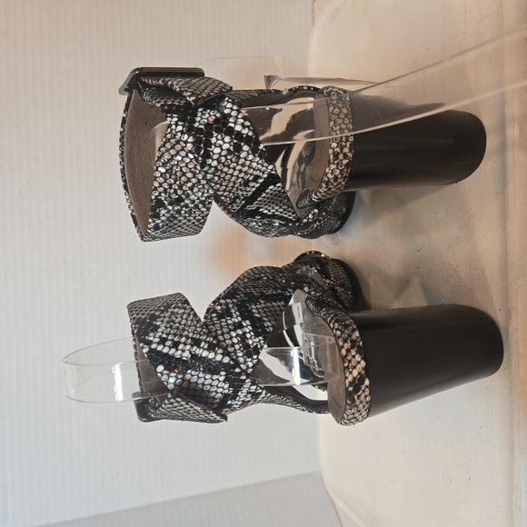 Vionic Blaire Snakeskin Leather Strappy Open Toe Chunky Sandals Size 6 - Picture 4 of 10